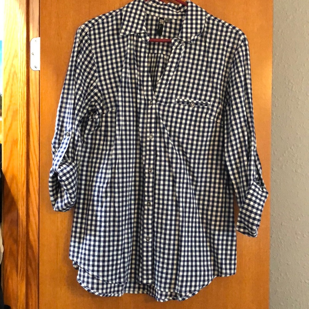 KUT - Blue and white button down top.